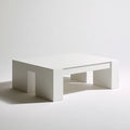 Table basse aux lignes épurées, coloris blanc