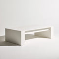 Table basse aux lignes épurées, coloris blanc