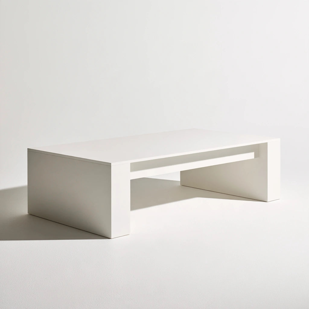 Table basse aux lignes épurées, coloris blanc